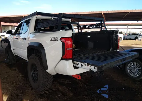 2025 Toyota Tacoma Trd Off Road z USA, uszkodzony, nr VIN 3TMLB5JN6SM110808